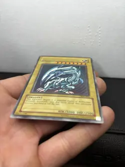 Yu-Gi-Oh! Blue-Eyes White Dragon SDK-001 Unlimited VLP Super Clean Gradeable - Image 5