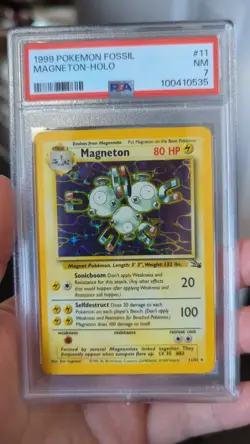 1999 POKEMON FOSSIL #11 MAGNETON-HOLO PSA 7 - Image 2
