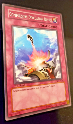 Yu-Gi-Oh! Compulsory Evacuation Device IOC-103 Invasion of Chaos 2004 1st Ed NM - Image 2
