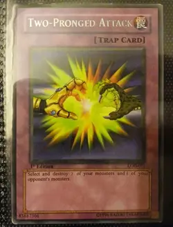 YuGiOh! - Two-Pronged Attack LOB-061 Rare Unlimited v1 Edition LP/MP - Image 1