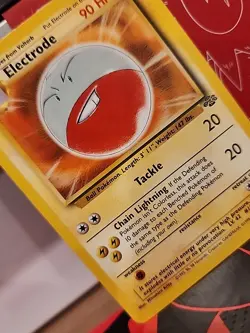Electrode - NM Non Holo Rare - Vintage 18/64 English Jungle Pokemon Card - Image 2