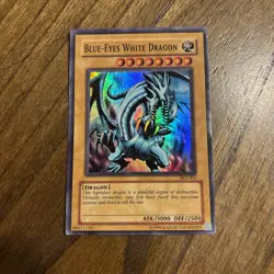 Blue-Eyes White Dragon - SKE-001 - Super Rare - LP YuGiOh - Image 1
