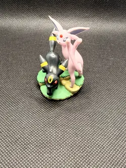 Pokemon Tcg Prismatic- Umbreon Espeon Figure, Pin And Sleeves Accessories Bundle - Image 3