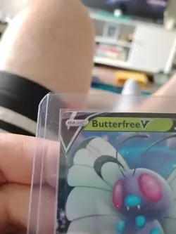 Butterfree V 001/189 Darkness Ablaze LP Pokemon Tcg - Image 4