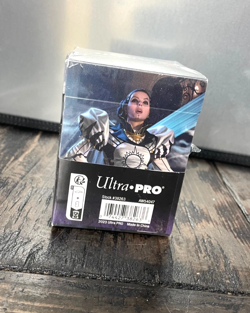 MAGIC THE GATHERING PRO - 100 + DECK BOX 1 CARD DIVIDER INSIDE ULTRA PRO 2023 - Image 2