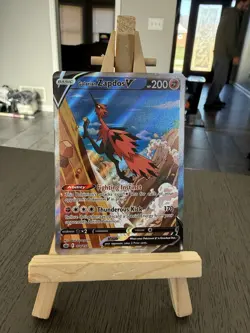 Pokemon TCG Galarian Zapdos v Chilling Reign Alternate Full Art Card 174/198 - Image 1
