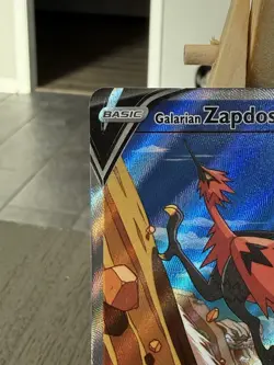 Pokemon TCG Galarian Zapdos v Chilling Reign Alternate Full Art Card 174/198 - Image 2
