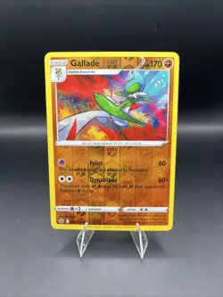 Gallade Rare Reverse Holo Fighting SWSH: Chilling Reign Pokemon TCG Card 081/198 - Image 1