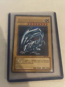Blue-Eyes White Dragon SDK-001 Starter Deck Kaiba 2002 Yugioh Card - Image 1