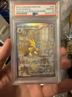 POKEMON 2023 ALAKAZAM ex SPECIAL ILLUSTRATION RARE MEW EN-151 #201 PSA 10 - Image 1