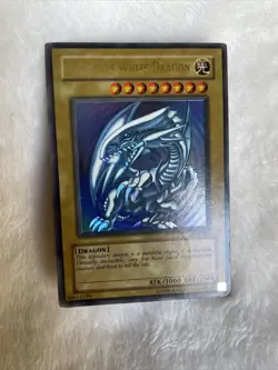 Blue-Eyes White Dragon SDK-001 Holographic Yugioh TCG - Image 1