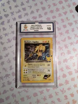Pokemon Rocket's Zapdos - 15/132 - 25th Anniversary Celebrations Grade 10 - Image 1