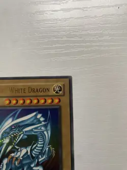 YuGIOh - 1st Edition SDK-001 Blue Eyes White Dragon - FOIL Line - NA Print - VLP - Image 4