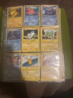 Binder full of 881 Pokemon Cards, Holos, Reverse Holos, Regular, Most from 2007 - Image 3