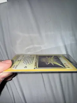 Pokemon Zapdos Card - Basic Pokemon 80 HP Thunderstorm Attack - Image 3