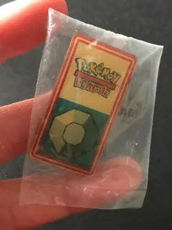 2 X Pokemon Pin Badge Gym League Wizards 2000 Kanto Region Original Indigo NEW - Image 5