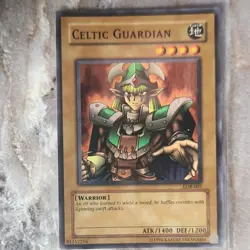 Yu-Gi-Oh! Celtic Guardian Legend of Blue Eyes Super Rare Unlimited LOB-EN007 Ko… - Image 1
