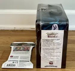 🔥 Pokemon Spring 2021 Collector's Chest Battle Styles Lunchbox & Booster Pack - Image 4