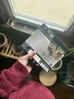 Pokemon Evolving Skies Elite Trainer Box ETB Sealed Includes Plastic Case - Image 3