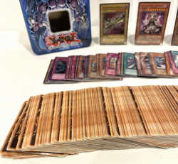 LOT OF 298 YUGIOH TCG ASSORTED VINTAGE PLAYING CARD COLLECTION W/ CASE KONAMI - Image 4
