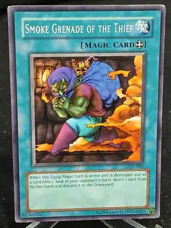 Yu-Gi-Oh! Smoke Grenade of the Thief LOD-080 SP MP - Image 1