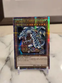 Yu-Gi-Oh! TCG Blue-Eyes White Dragon (Quarter Century Secret Rare) (LC) LP - Image 1