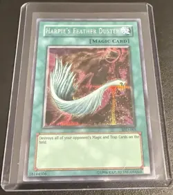 Yu-Gi-Oh Harpie's Feather Duster SDD-003 Limited Edition Secret Rare Holo Card - Image 3