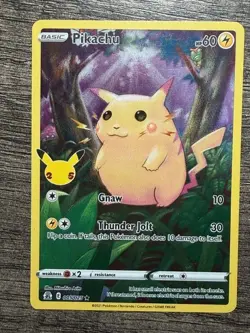 POKEMON FULL ART PIKACHU 005/025 RARE CELEBRATIONS 2021 LP + ARCEUS SLEEVE - Image 1