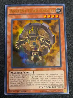 Ancient Gear Gadget - SR03-EN000 - Ultra Rare - 1st Edition VLP - Image 1