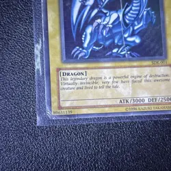 Yu-Gi-Oh Blue-Eyes White Dragon Rare Holo Card SDK-001 - Image 3
