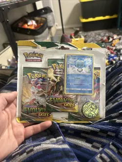 Pokemon Trading Card Game: Sword and Shield - Evolving Skies Three Booster Packs - Image 1