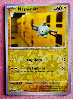 Magnemite 081/165 151 MEW EN 2023 Pokemon Card TCG Reverse Holo Yuka Morii | NM - Image 1