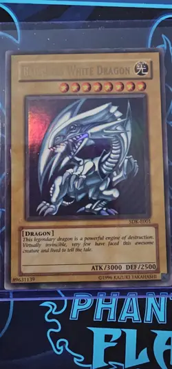Yu-Gi-Oh Blue-Eyes White Dragon SDK-E001 Collectible Card 1996 - Image 1
