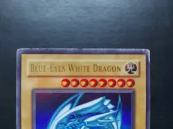 Yugioh - Blue-Eyes White Dragon SDK-A001 Ultra Rare 1st Edition - Image 2