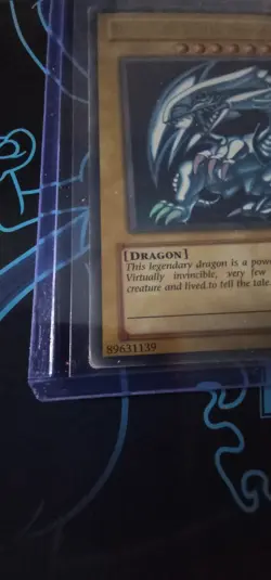 Yu-Gi-Oh Blue-Eyes White Dragon SDK-E001 Collectible Card 1996 - Image 4