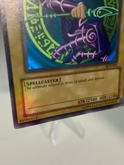 Yu-Gi-Oh! Dark Magician SDY-006 - Ultra Rare Unlimited - MP/HP - Holo Bleed! - Image 4