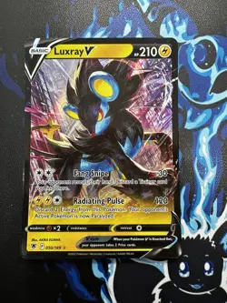 Luxray v 050/189 Swsh10 Astral Radiance Holo Ultra Rare Pokemon Card - Image 1