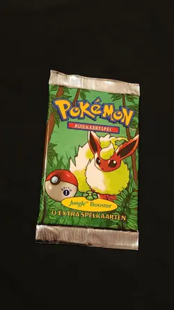 Jungle 1st Edition Dutch Booster Pack Short Stem Booster Pack Pokemon Flareon - Image 1