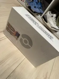 Pokemon Sword And Shield Ultra Premium Collection Charizard UPC Small tear - Image 2