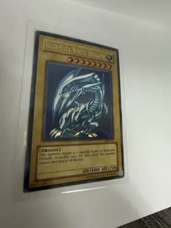 Yu-Gi-Oh! Blue-Eyes White Dragon 3000 ATK Ultra Rare Kaiba SDK-001 Unlimited - Image 2