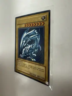 Yu-Gi-Oh! Blue-Eyes White Dragon 3000 ATK Ultra Rare Kaiba SDK-001 Unlimited - Image 3