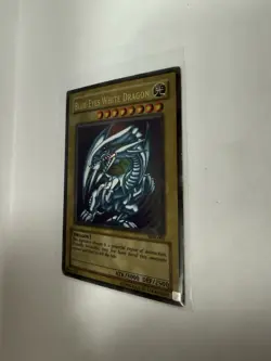 Yu-Gi-Oh! Blue-Eyes White Dragon 3000 ATK Ultra Rare Kaiba SDK-001 Unlimited Ho… - Image 4