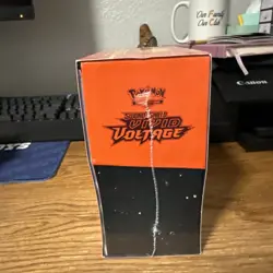 Pokemon TCG Sword and Shield - Vivid Voltage Elite Trainer Box ETB New & Sealed - Image 4