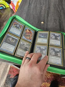 Magic the Gathering Blue/White Binder - Image 4