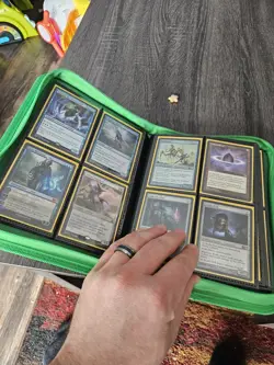 Magic the Gathering Blue/White Binder - Image 5