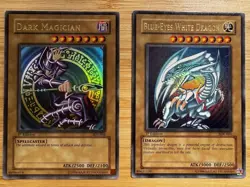 Yu-Gi-Oh Blue-Eyes SDK-001 & Dark Magician SDY-006 1st Ed LP Lot - Image 1