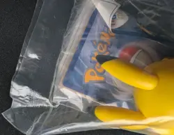 Pokemon Russian McDonald's 2016 Sealed Pikachu Toy mit Karte - Image 3