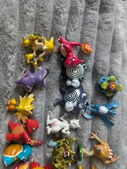 Pokemon TOMY Figure Lot Of 26 Vintage Mini Figures - Image 4