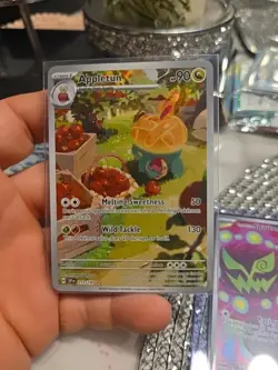 Appletun 211/191 Surging Sparks Pokemon TCG Illustration Card NM - Image 1