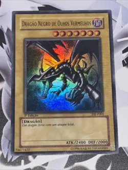 Yu-Gi-Oh Red-Eyes Black Dragon Portuguese 1st Edition DIJ-P001 MP Small Crease - Image 1